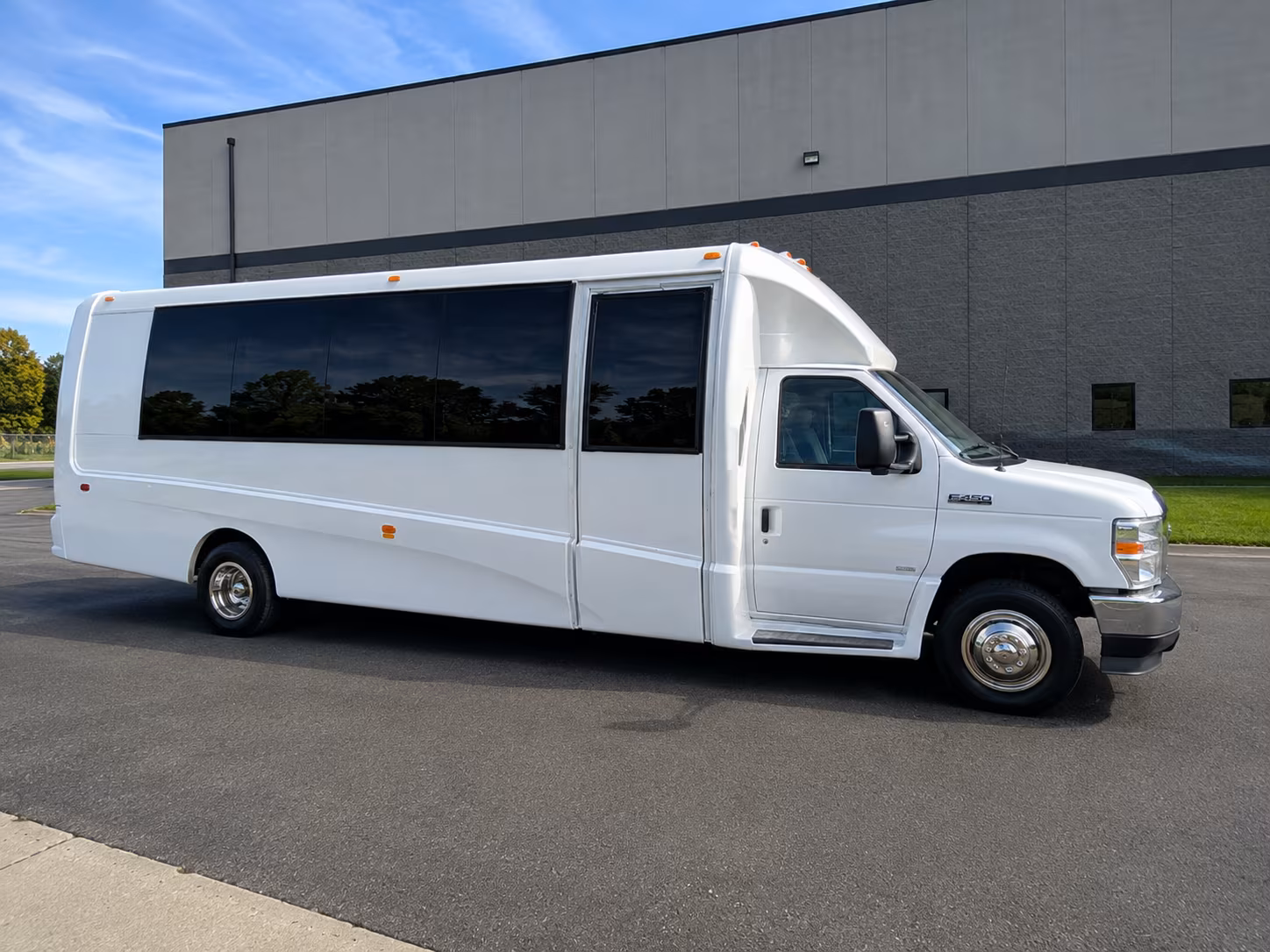 need a bus for golf tournaments and sporting events right here in carlsbad