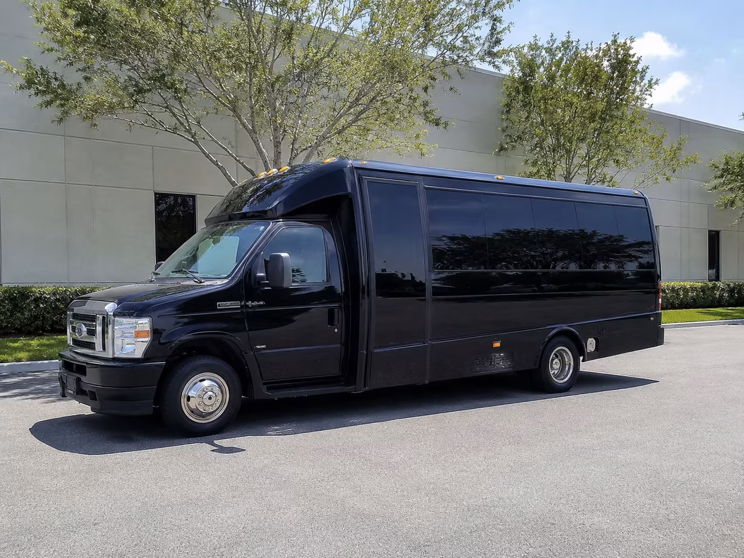 santa ana employee commuter shuttles for santa ana businesses