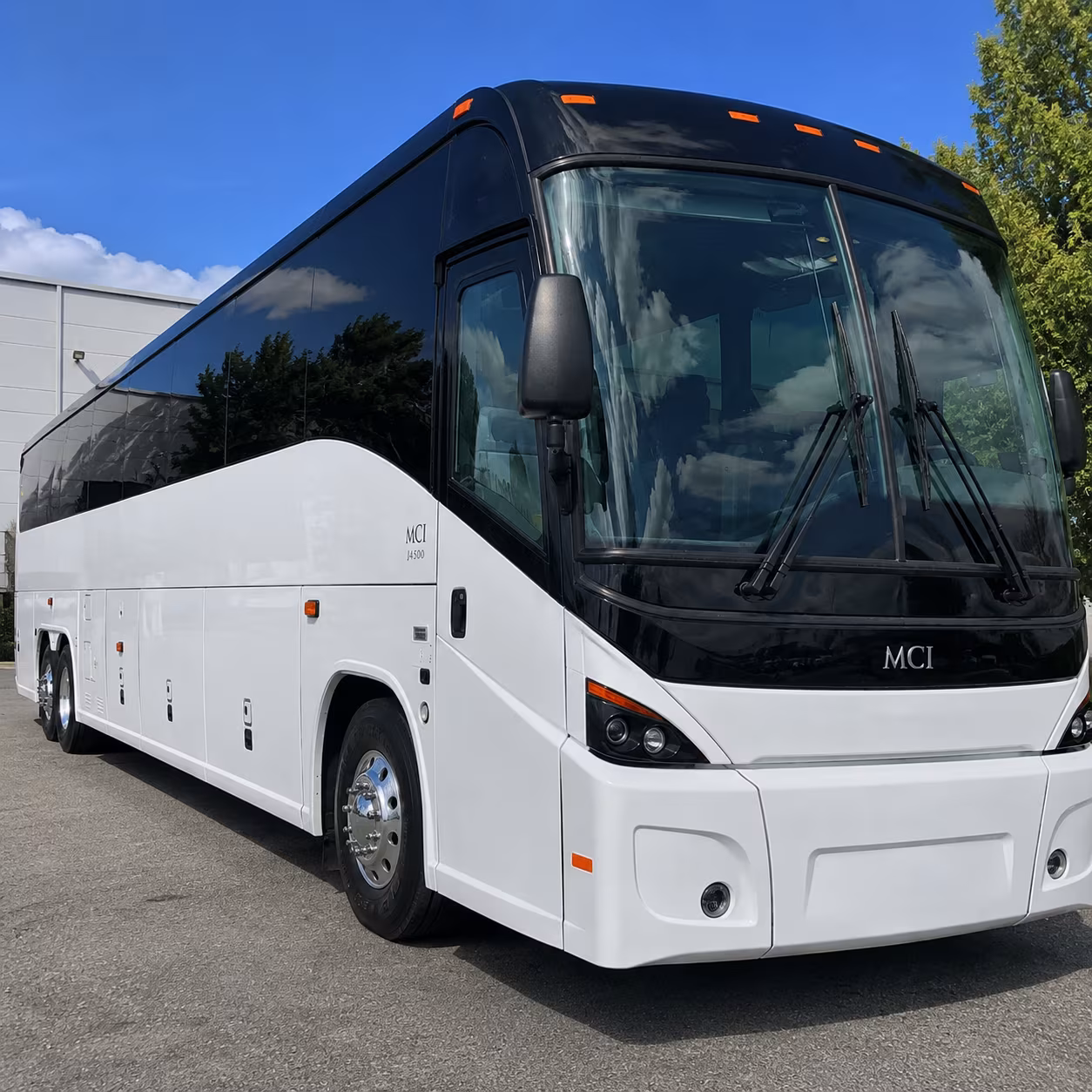 why a charter bus beats rideshares for carlsbad airport runs